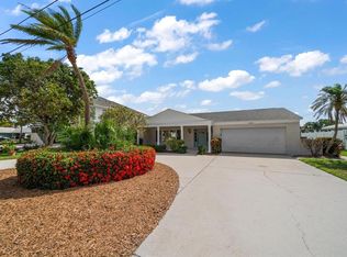 12505 5th St E, Treasure Island, FL 33706