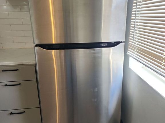 4th image of 2715 W Peninsula Dr
