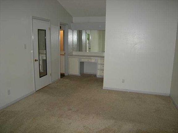 5th image of 3110 Glen Ora St #A