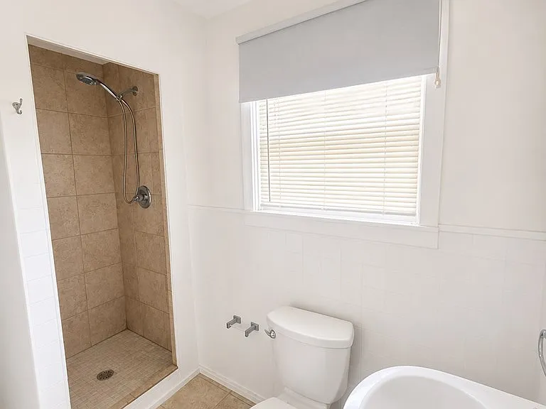 509 N Peachtree St — Photo 16