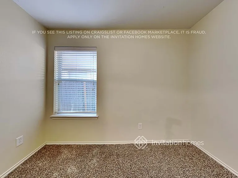 950 Heather St — Photo 9