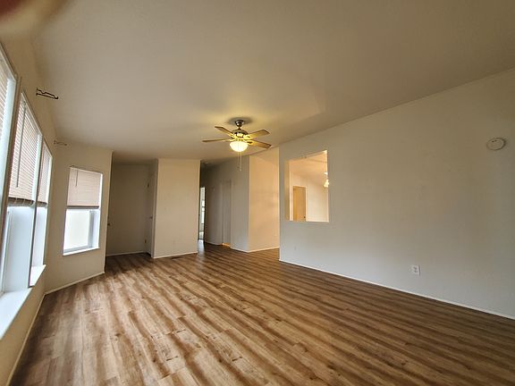 4th image of 1724 SE Lincoln Ave Unit 106