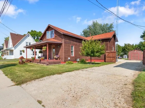 154 E Main St, Wautoma, WI 54982