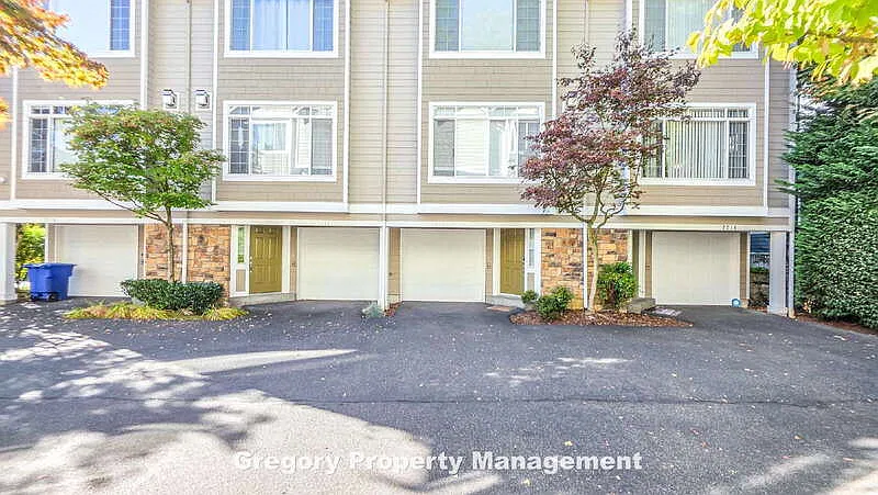 2 bed, 2.0 bath, 1418 sqft, $2,800 — Photo 1
