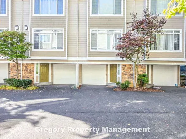 7214 NE 182nd St, Kenmore, WA 98028