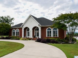 154 County Road 370, Stevenson, AL 35772