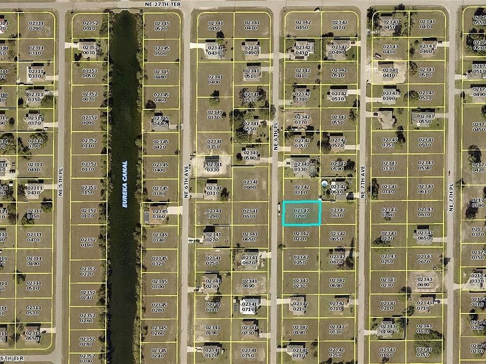 2nd image of 2609 NE 6th Pl