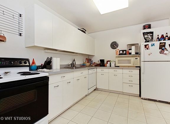 5th image of 2400 N Lakeview Ave APT 2905