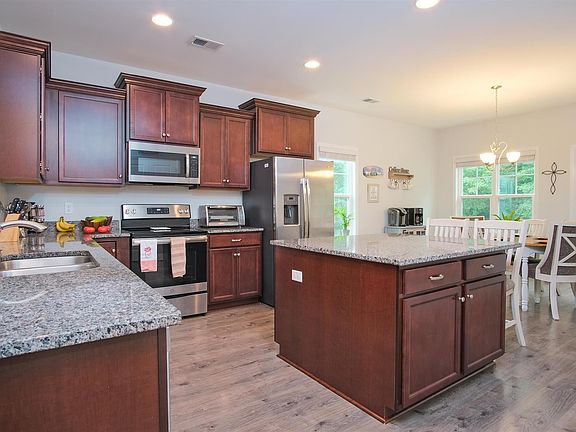 4th image of 111 Hickory Park Ct