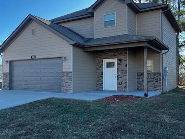 104 Chairman Dr, Columbia, MO 65203