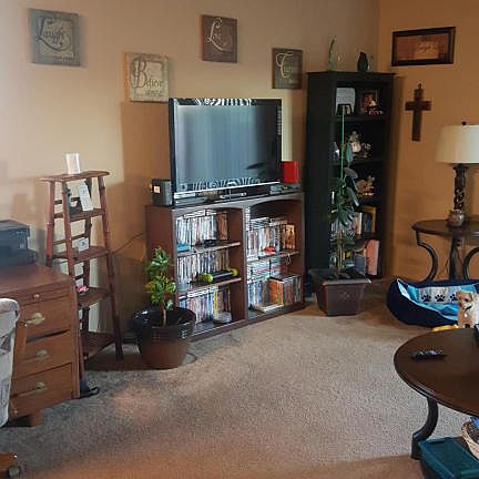 4th image of 914 E Robert Hansen Dr