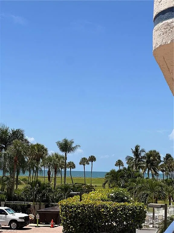 2 bed, 2.0 bath, 1710 sqft, $11,000 — Photo 2