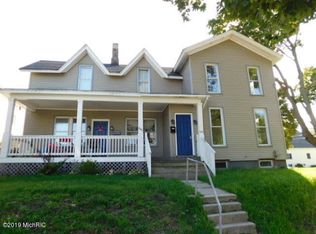 445 2nd St, Manistee, MI 49660