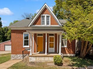 23 S 11th St, Belleville, IL 62220