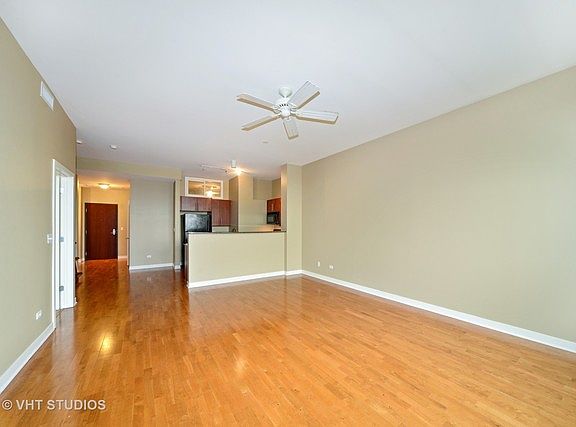 3rd image of 3140 N Sheffield Ave APT 613