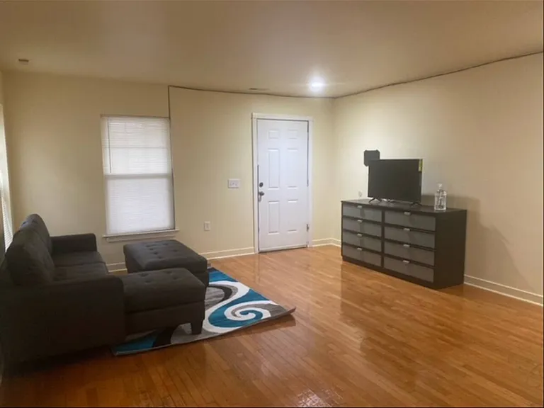 317 N North Carolina Ave — Photo 2