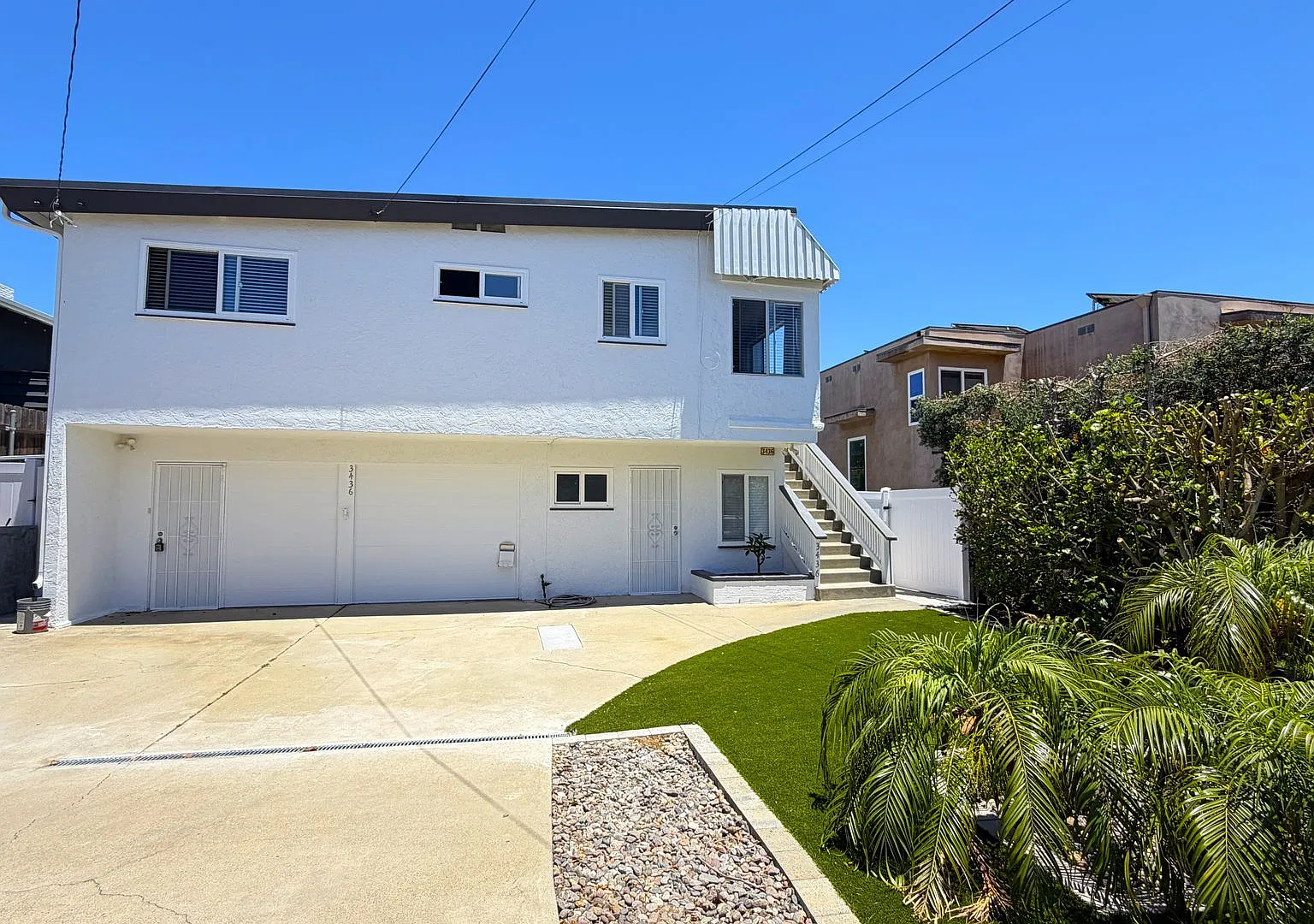 2BR/1BA Coastal Charm in Point Loma | Vaulted Ceilings, Bay Views & Private Balcony — Photo 1