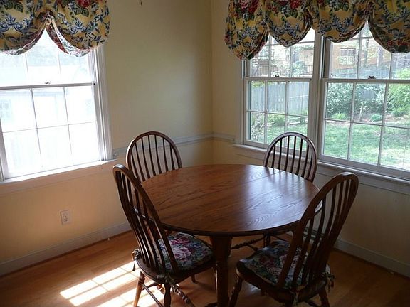 3rd image of 2602 Seacliff Cir