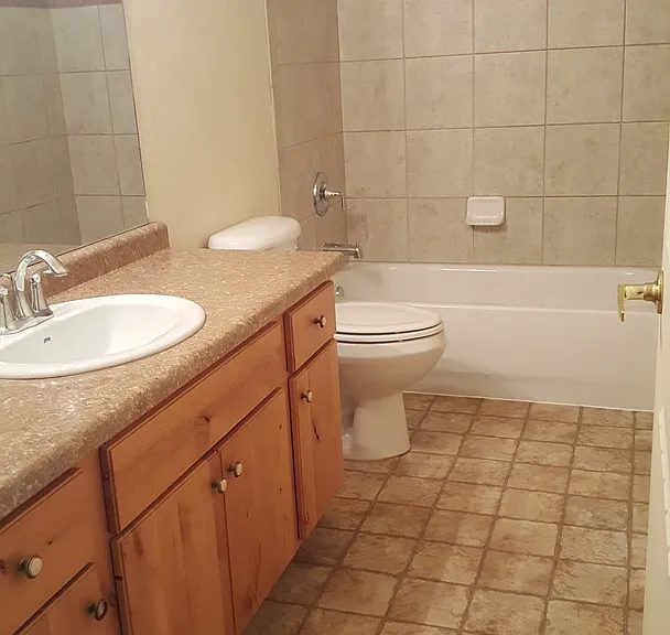 925 Meadows Ave #A — Photo 7