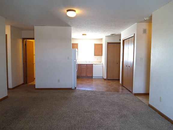 2nd image of 279 Woodridge Ct APT D