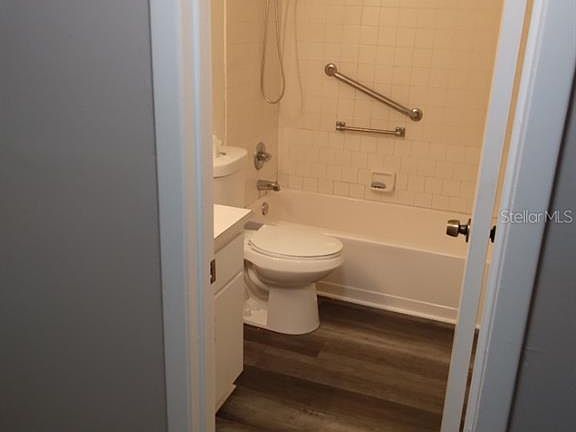 3rd image of 27 W Raymond St