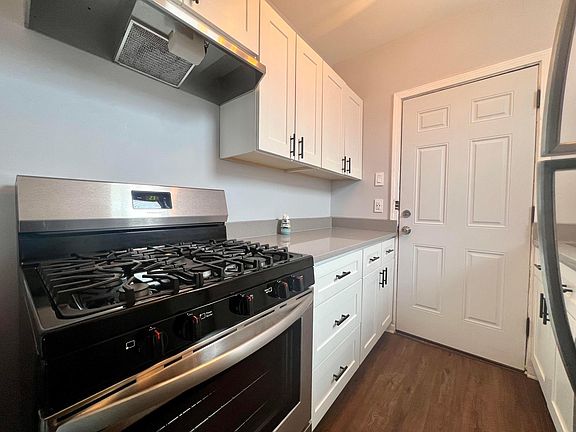 3rd image of 3149 N Springfield Ave #B3