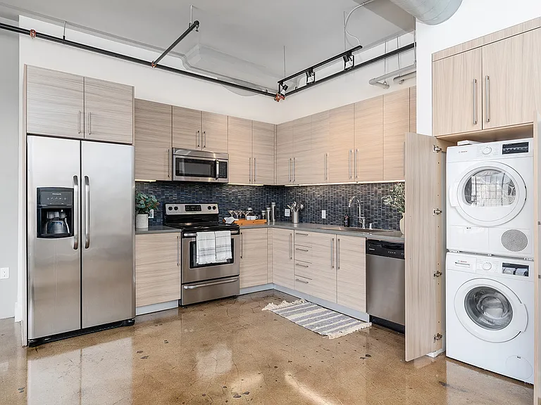 Maxfield Lofts — Photo 10