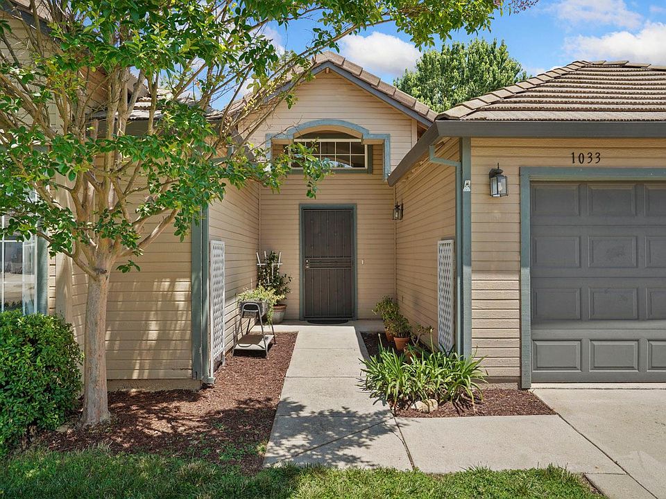 1st image of 1033 W Tierra Creek Dr