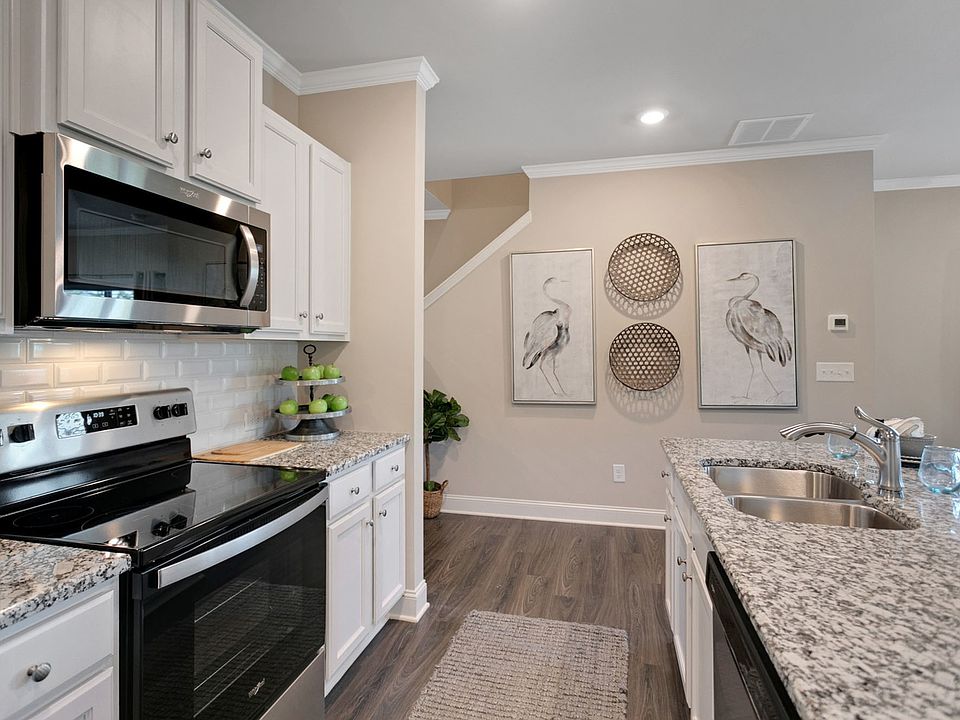 Residences at the Bluffs-12