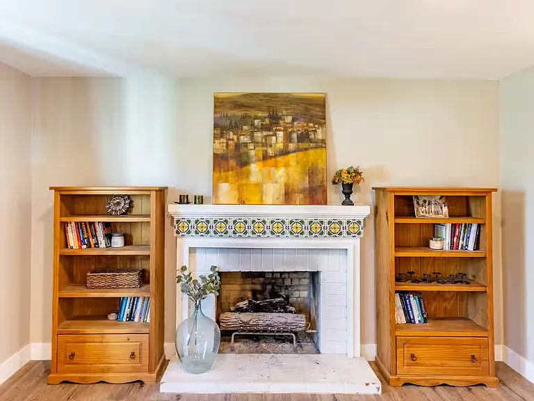 2123 Mary Way — Photo 7