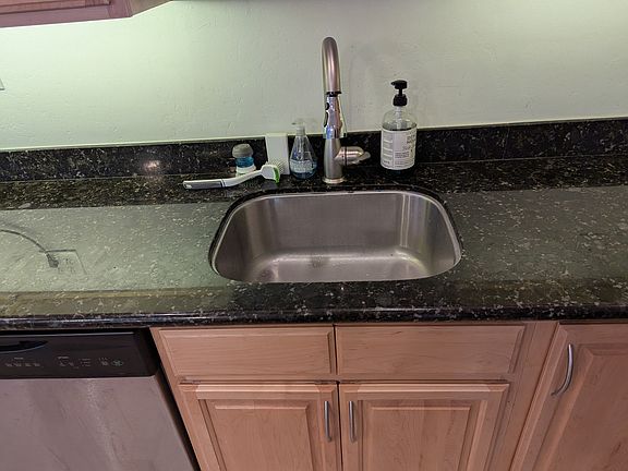 5th image of 1419 Rosalia Ave