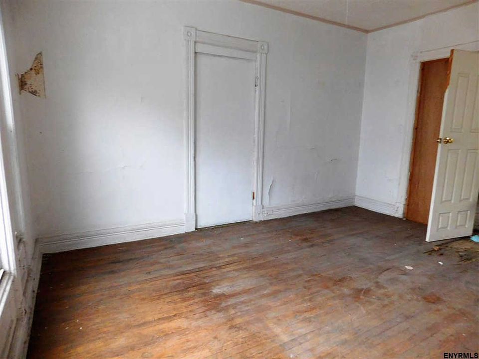 2nd image of 12 Judson St