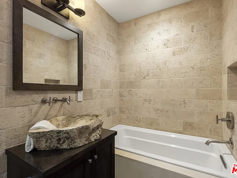 2310 Strongs Dr — Photo 14