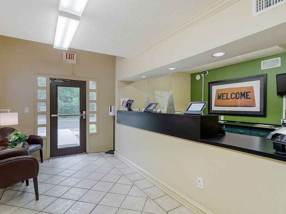 Lobby and Guest Check-in