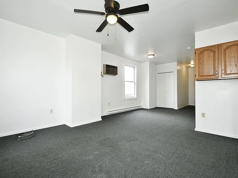 105 Ella St — Photo 9