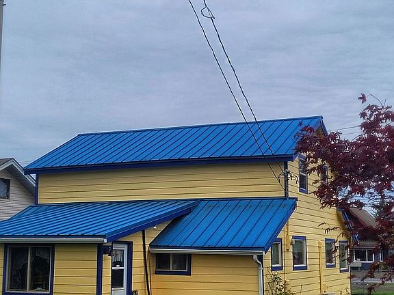 2nd image of 703 W Ocean Ave