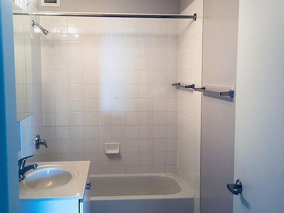 2nd image of 2 E Erie St #1819
