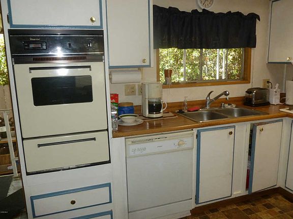 5th image of 65 Victor Herbert Dr #65