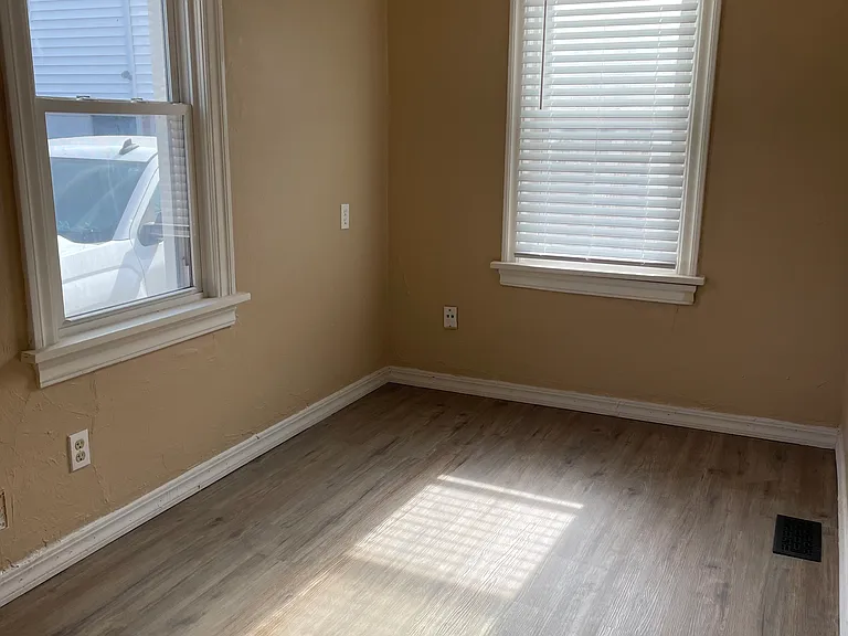 2208 NW 22nd St — Photo 10