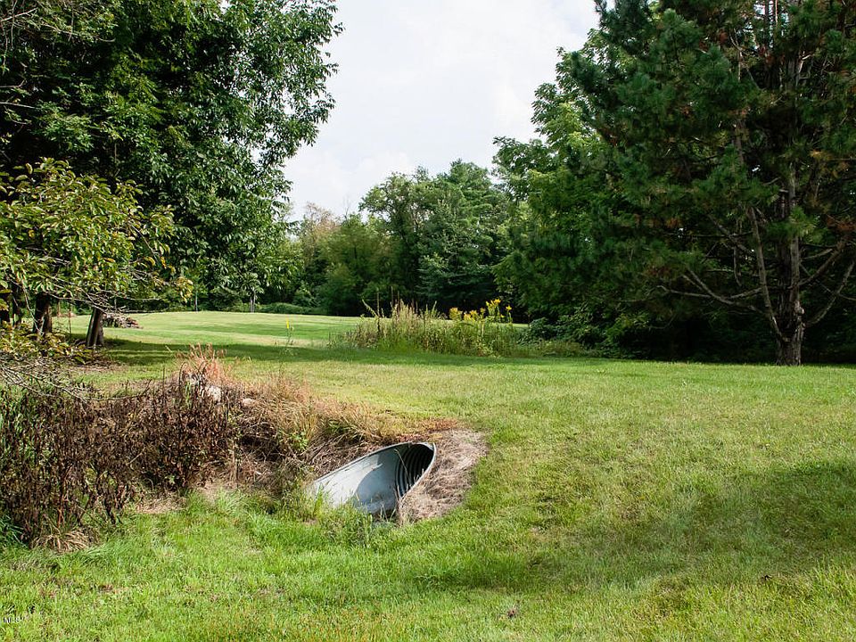 2nd image of 350 Sugarloaf Pkwy