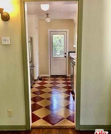 4th image of 922 1/2 Maltman Ave