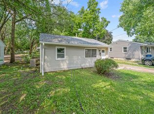 1316 E 27th Ct, Des Moines, IA 50317