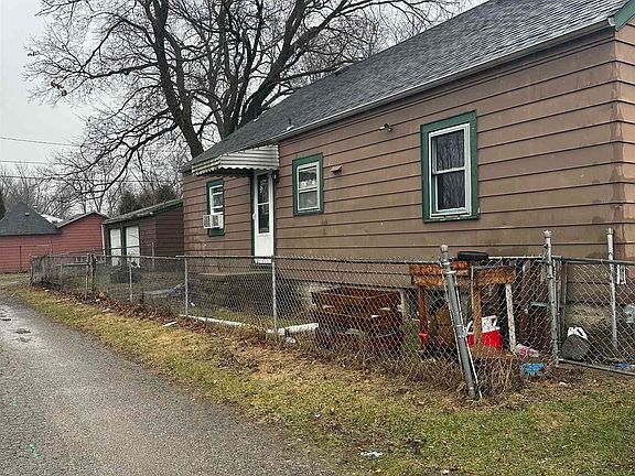 3rd image of 2508-2810 Dewey St
