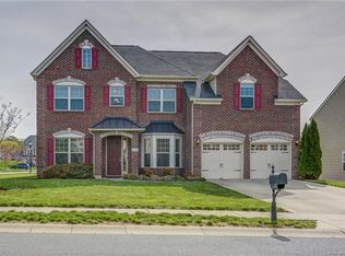 6108 Castlecove Rd, Charlotte, NC 28278