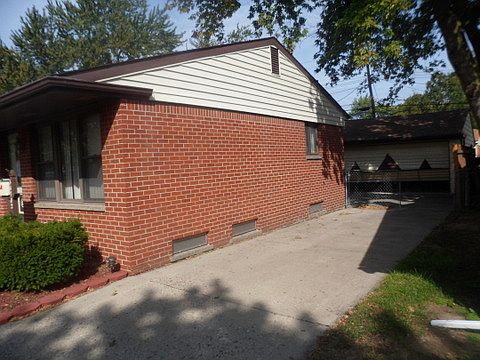 2nd image of 34702 Birchwood St