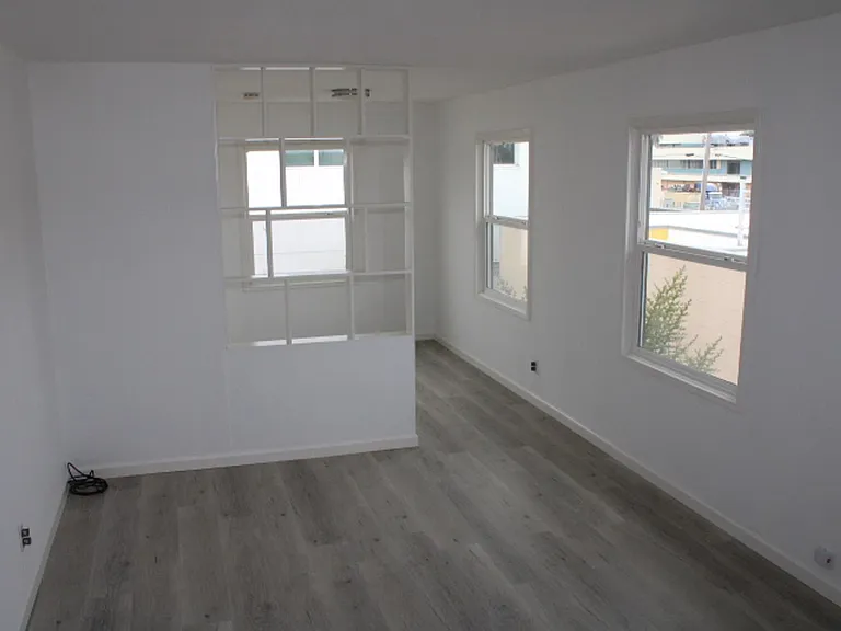 4010 Macdonald Ave — Photo 10