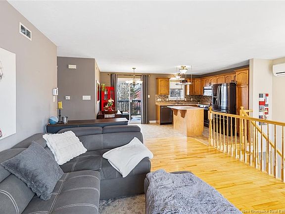 5th image of 75 McAndrew St