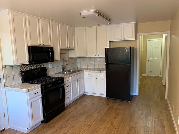 3rd image of 221 Grace Way