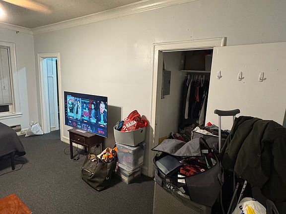 3rd image of 3719 N Southport Ave APT 211
