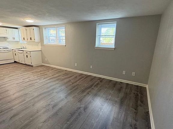 3rd image of 72 Cabot St Unit 2
